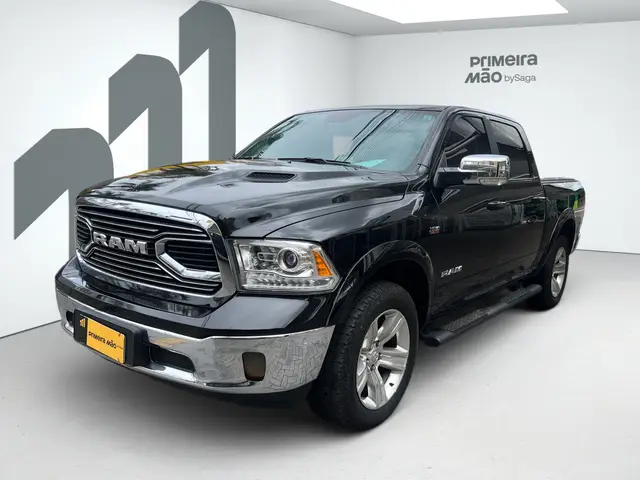 Carro Ram Classic 2022 Laramie 5.7