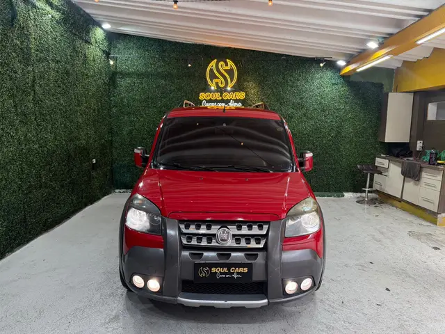 Carro Fiat Doblò 2013 Adventure 1.8 16V (Flex)