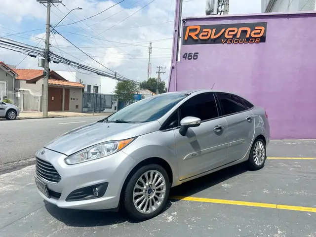 Carro Ford New Fiesta Sedan 2014 1.6 Titanium PowerShift (Flex)