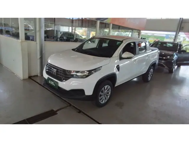 Carro Fiat Strada 2025 Volcano 1.3 Flex 8V CD Aut.