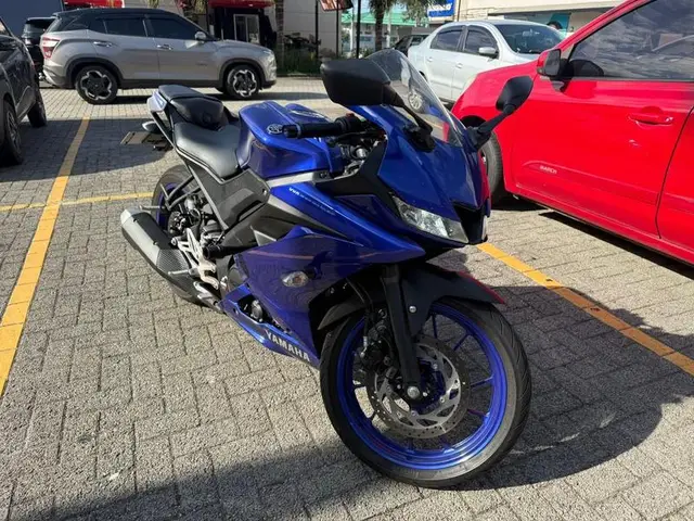 Moto Yamaha YZF R15 2024 ABS