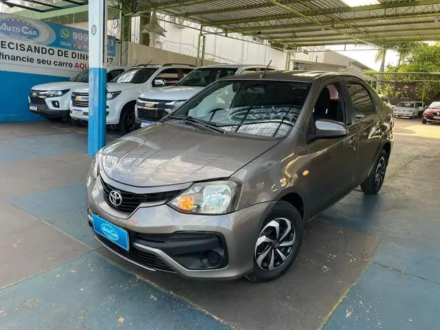 Carro Toyota Etios Sedan 2018 XS 1.5 (Flex)