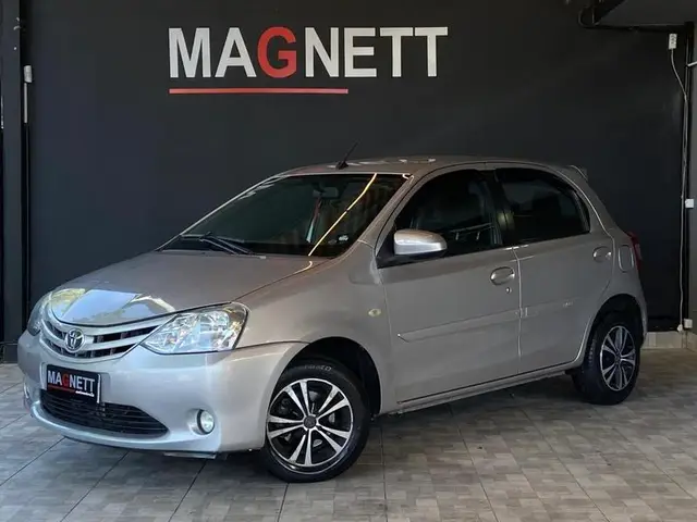 Carro Toyota Etios 2017 XS 1.5 (Flex)