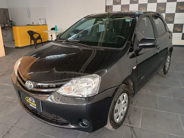 Carro Toyota Etios 2013 XS 1.3 (Flex)