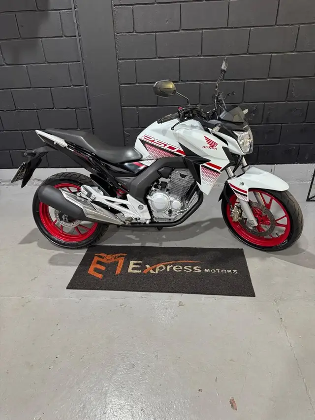 Moto Honda CB 250F Twister 2022 250F (ABS) Cinza fosco