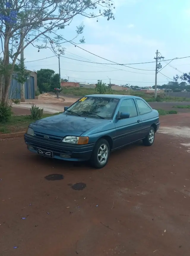 Carro Ford Escort 1994 Hatch Ghia 1.8