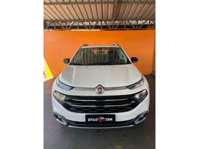 Carro Fiat Toro 2018 Volcano 2.0 diesel AT9 4x4