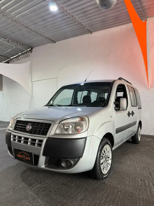 Carro Fiat Doblò 2014 Essence 1.8 16V (Flex)