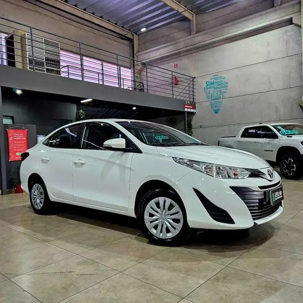 Carro Toyota Yaris Sedan 2022 1.5 XL Live CVT (Flex)