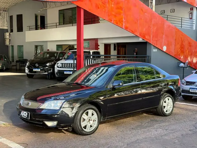 Carro Ford Mondeo 2005 Sedan Ghia 2.0 16V (Aut)