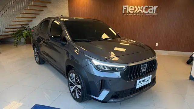 Carro Fiat Fastback 2026 Turbo 200