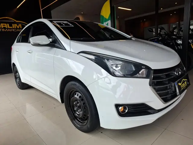 Carro Hyundai HB20S 2017 1.6 Comfort Plus blueMedia (Flex)