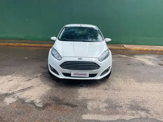 Carro Ford Fiesta Hatch 2016 1.6 (Flex)