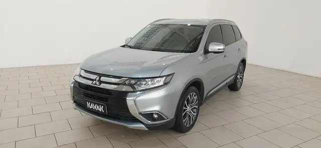 Carro Mitsubishi Outlander 2018 Comfort 2.0 16V (Aut)
