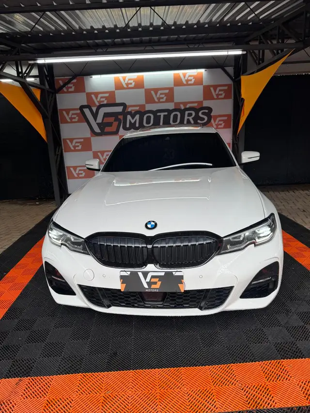 Carro BMW 320i 2022 M Sport 2.0 Turbo (Aut)