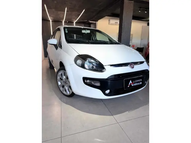 Carro Fiat Punto 2013 Attractive 1.4 (Flex)
