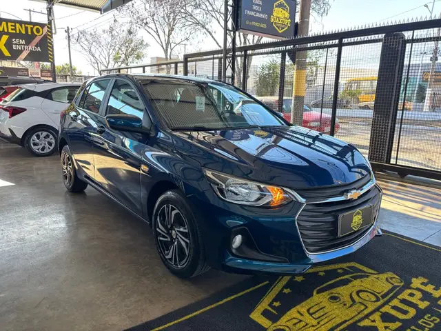 Carro Chevrolet Onix Plus 2024 LT 1.0