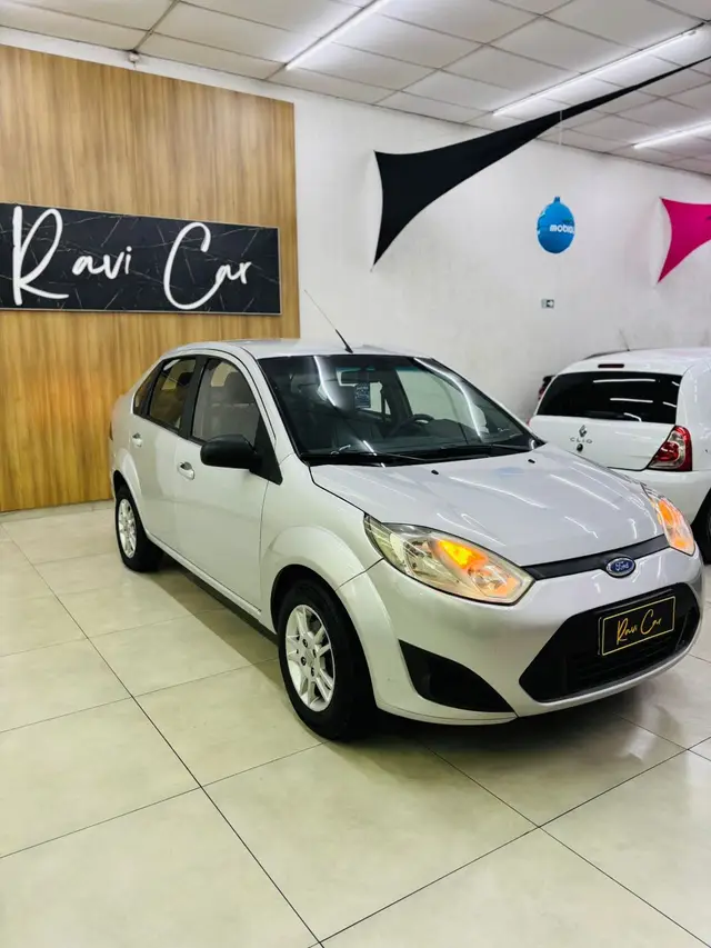 Carro Ford Fiesta Sedan 2014 SE Plus 1.6 RoCam (Flex)