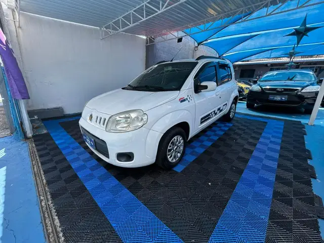 Carro Fiat Uno 2011 VIVACE Celeb. 1.0 EVO F.Flex 8V 5p