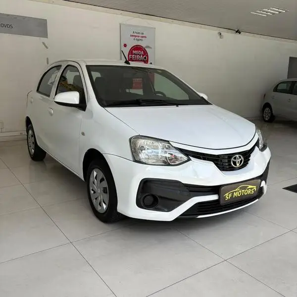Carro Toyota Etios 2018 Platinum 1.5 (Aut) (Flex)