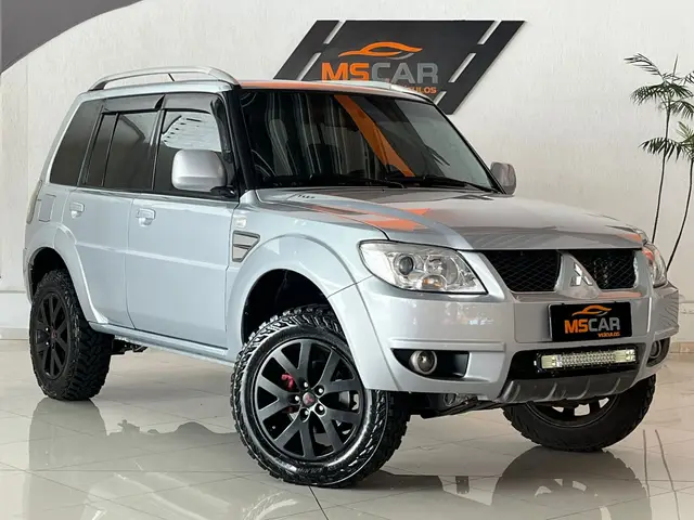 Carro Mitsubishi Pajero TR4 2010 2.0/ 2.0 Flex 16V 4x4 Mec.