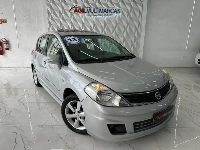 Carro Nissan Tiida 2013 SL 1.8 (flex)