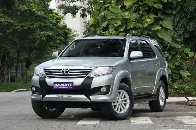 Carro Toyota SW4 2015 Hilux  2.7 SR 4x2 7L (Flex)
