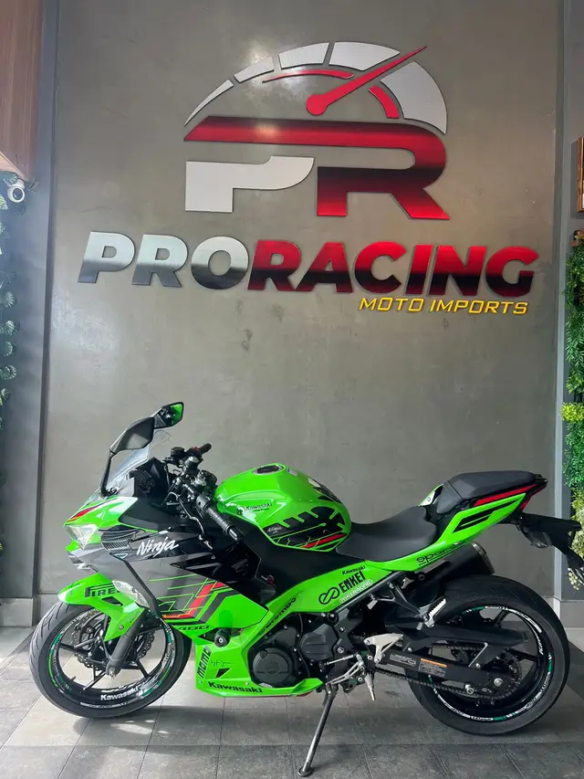 Moto Kawasaki Ninja 2023 400