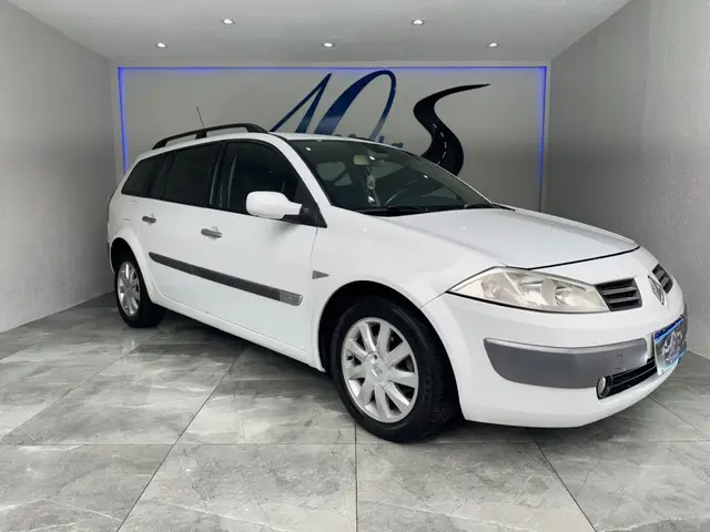 Carro Renault Megane Grand Tour 2013 Mégane Grand Tour Dynamique 1.6 16V (flex)