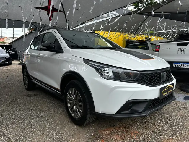 Carro Fiat Argo 2023 Trekking 1.3 (Flex)