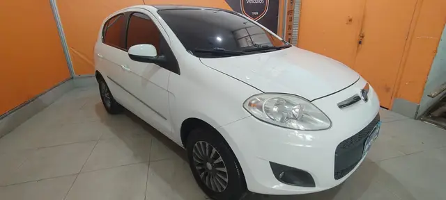 Carro Fiat Palio 2013 Attractive 1.4 8V (Flex)