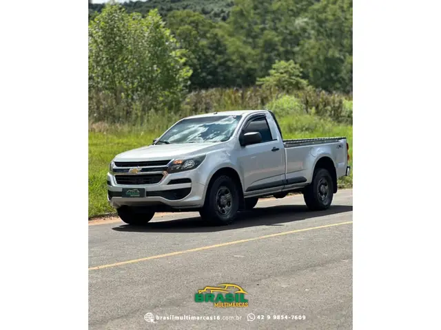 Carro Chevrolet S10 Cabine Simples 2017 S10 2.8 CTDi Cabine Simples LS 4WD