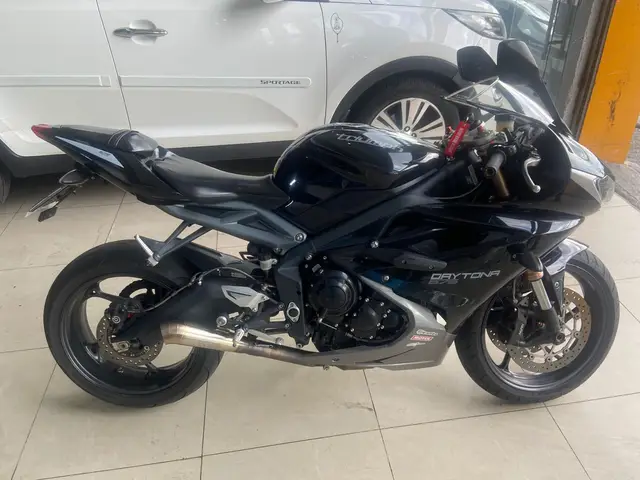 Moto Triumph Daytona 2014 675i
