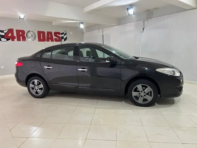 Carro Renault Fluence 2014 2.0 16V Dynamique (Flex)