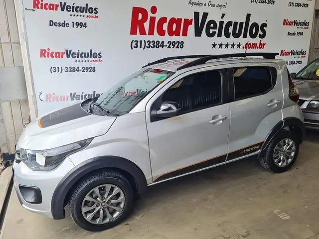 Carro Fiat Mobi 2025 Trekking 1.0