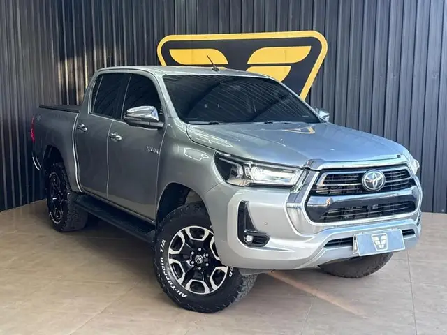Carro Toyota Hilux Cabine Dupla 2023 SRX 4x4 2.8 Diesel