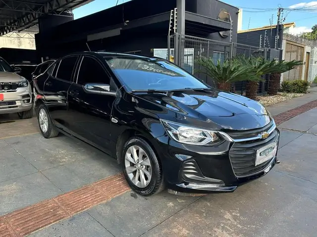 Carro Chevrolet Onix Plus 2023 LT 1.0