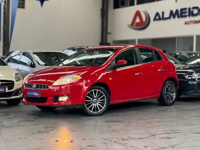 Carro Fiat Bravo 2012 Absolute 1.8 16V Dualogic (Flex)