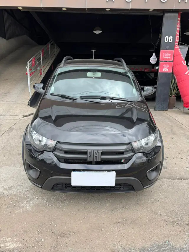 Carro Fiat Mobi 2023 Trekking 1.0 (Flex)