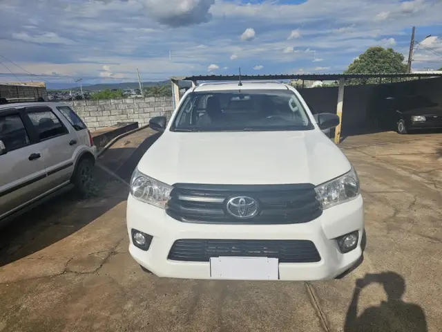 Carro Toyota Hilux Cabine Simples 2017 Hilux 2.8 TDI Chassi CS 4x4