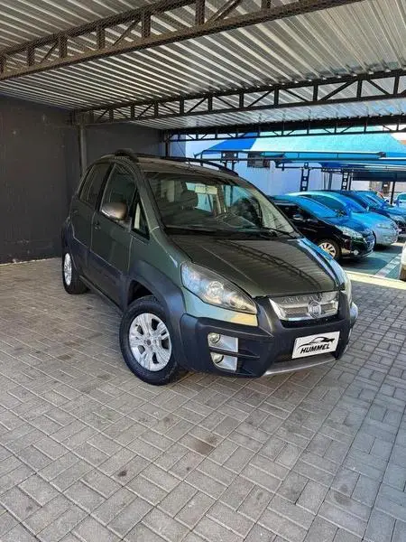 Carro Fiat Idea 2013 Adventure 1.8 16V Dualogic (Flex)