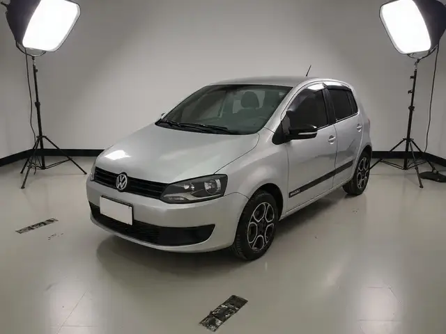Carro Volkswagen Fox 2014 1.0 TEC Seleção (Flex)