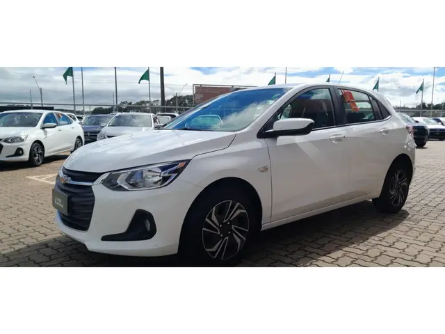 Carro Chevrolet Onix Plus 2025 LT 1.0
