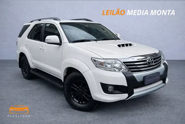 Carro Toyota Hilux SW4 2014 3.0 TDI 4x4 SRV 5L