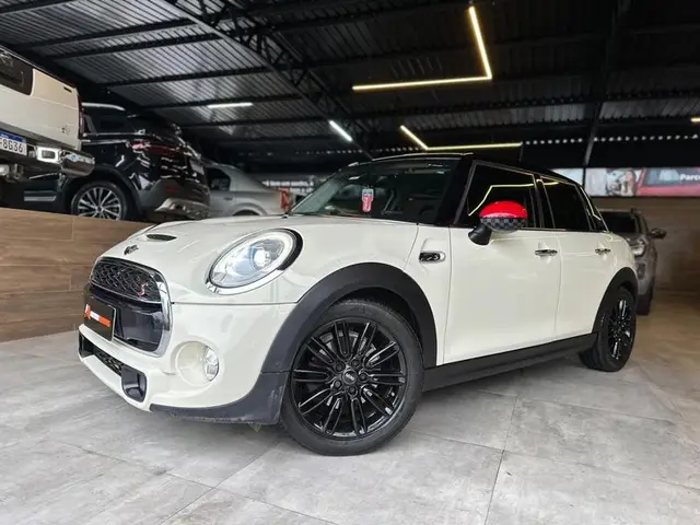 Carro MINI Cooper 2015 1.5 (Aut) 4p