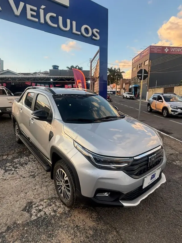 Carro Fiat Strada 2023 Ranch 1.3 Flex 8V CD Aut.
