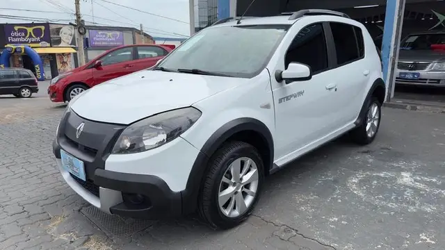 Carro Renault Sandero Stepway 2014 1.6 16V Hi-Flex (aut)