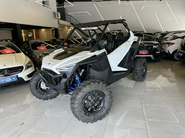 Moto Polaris RZR 2020 S1000 EPS 4x4 (UTV)
