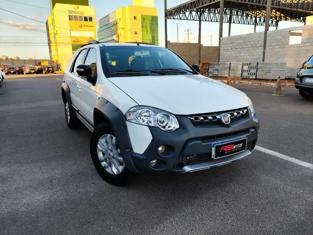 Carro Fiat Palio Weekend 2014 Adventure 1.8 16V (Flex)