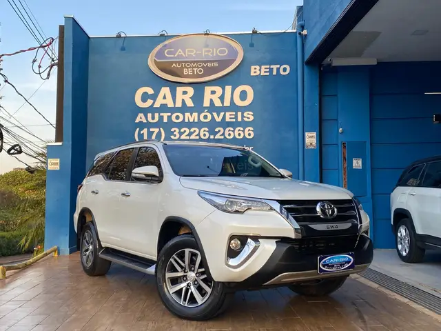 Carro Toyota SW4 2017 2.8 TDI SRX 7L 4x4 (Aut)